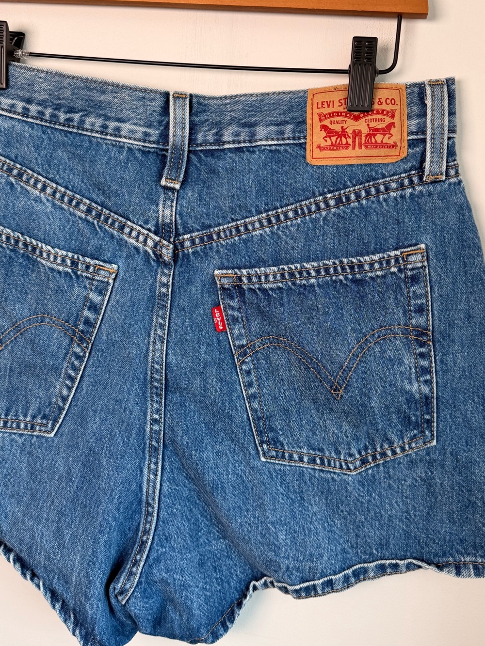 Levi’s High Waisted Mom Short - 100% Cotton - Picture 7 of 10